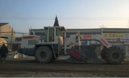 WR2300E，安徽壽縣水穩(wěn)冷再生
